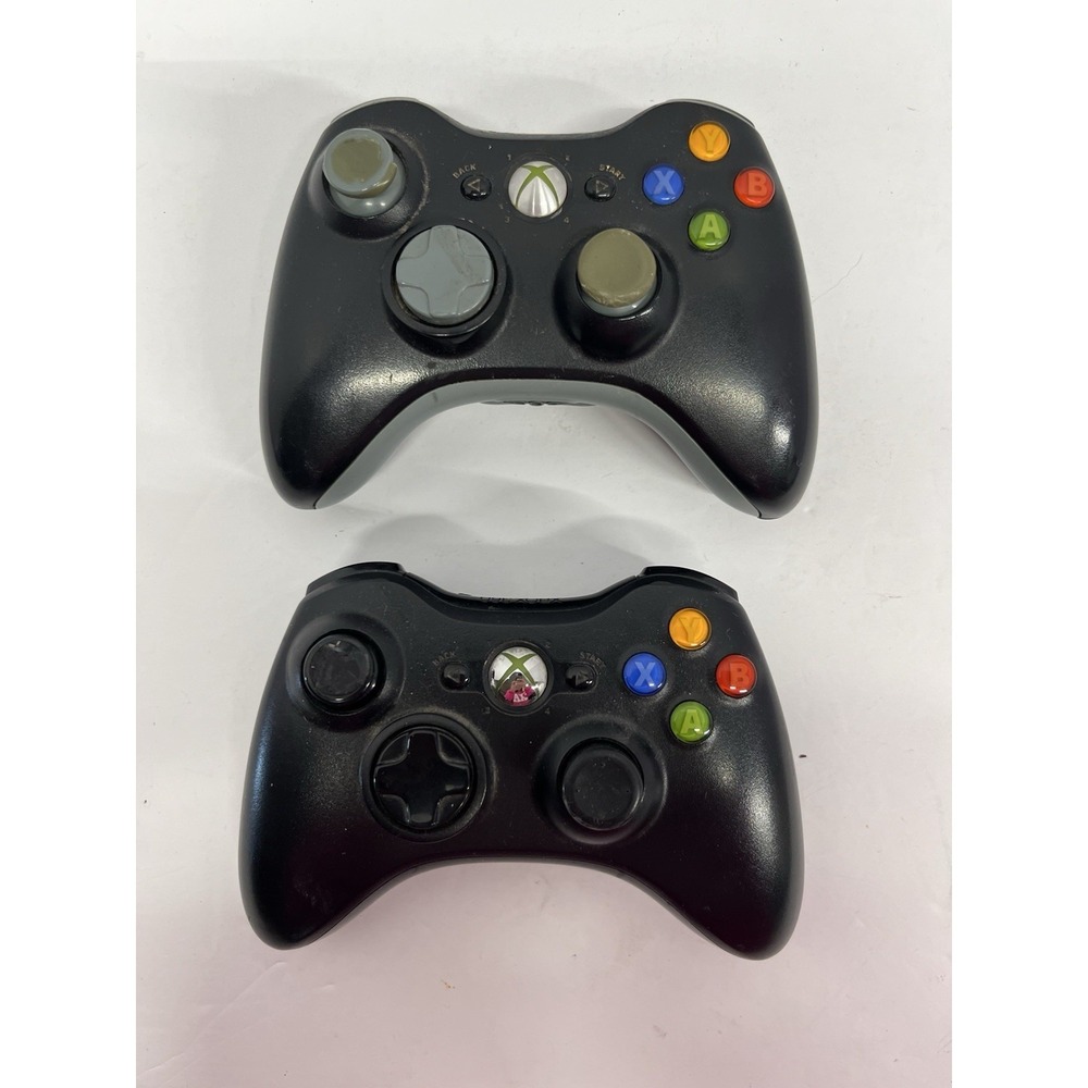 Pair Of MICROSOFT 1403 BLACK WIRELESS XBOX 360 Controllers #151611#